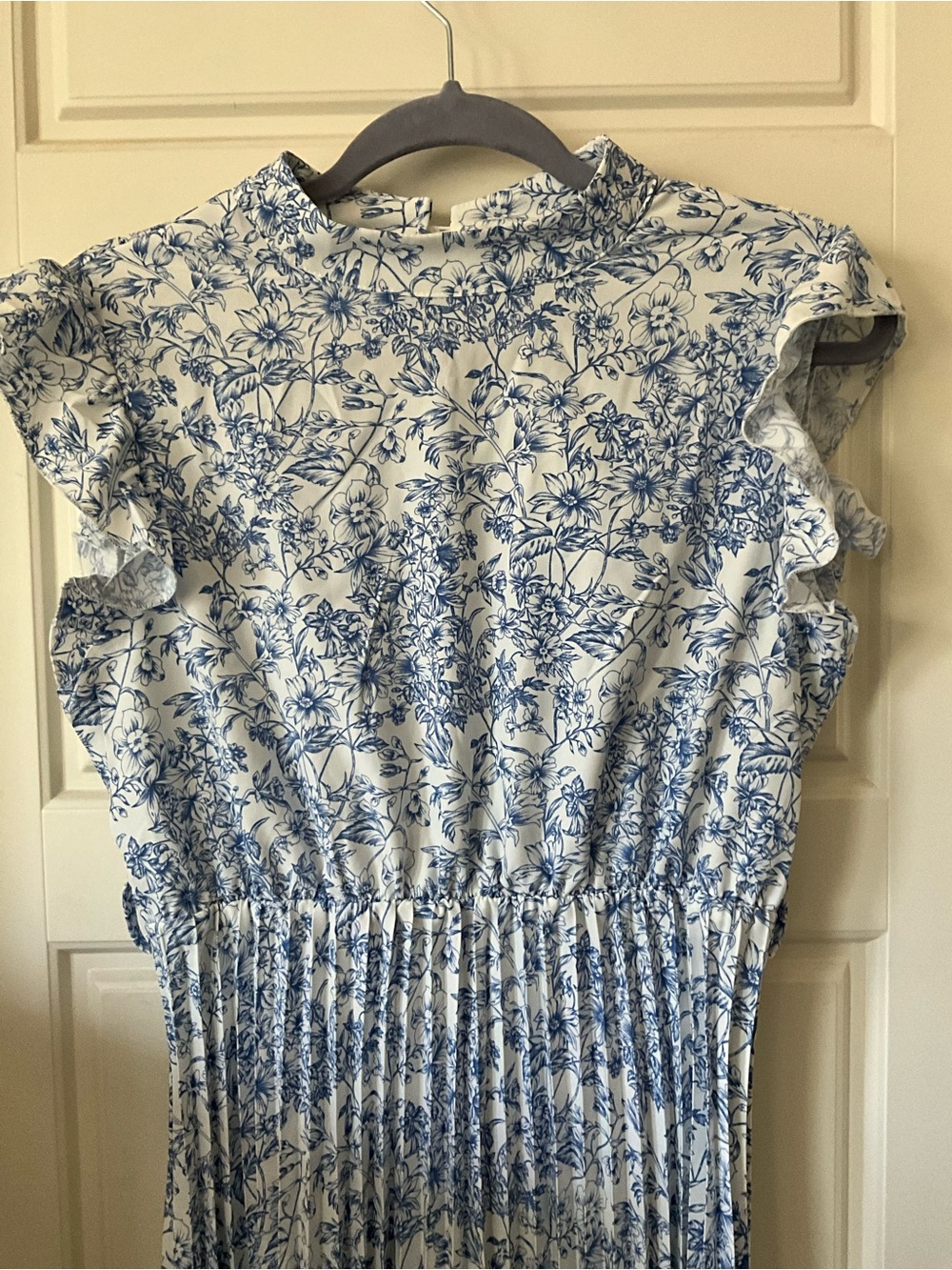 SHEIN Blue & White Floral Pleated Midi Dress